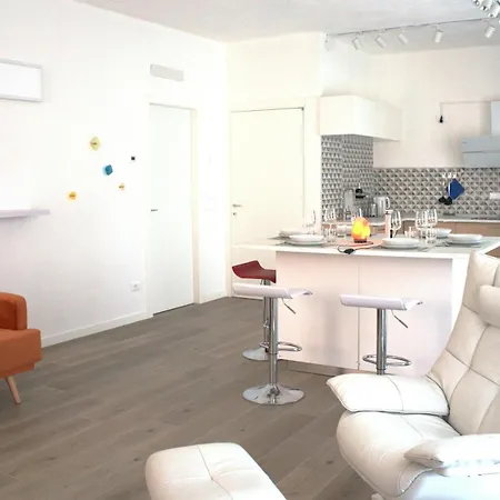 דירה Nina House *